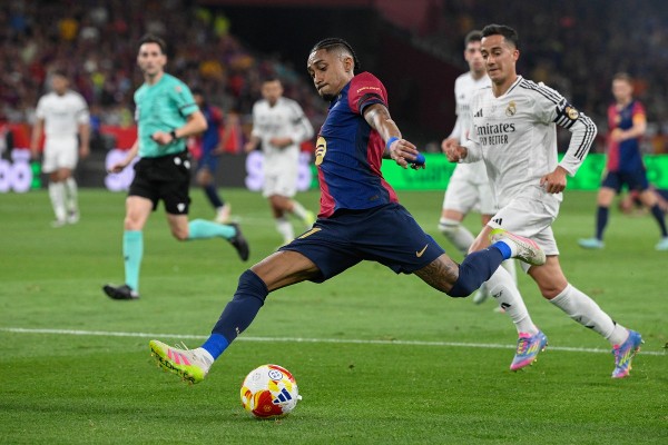 TA：曼联有B费1年选择续约条款，沙特、欧洲一些俱乐部关注他